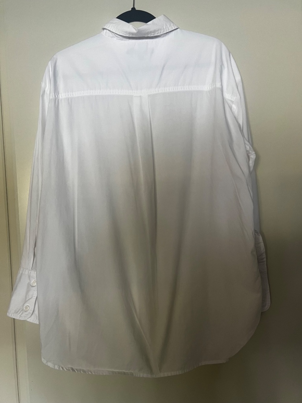 Banana Republic Women's white poplin button-down shirt relaxed and oversized (M) - Picture 2 of 9